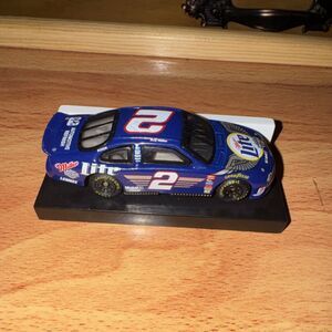 Ford Taurus Diecast Car Blue Miller Lite #2 Rusty Wallace NASCAR Racing